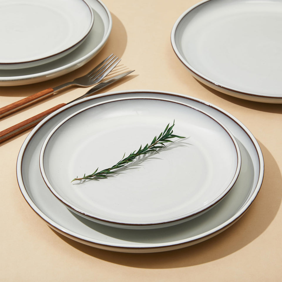 Pokini 24 Piece Dinnerware Sets for 8, Modern Stoneware Plates and Bowls Setst, Perfect for Family Gatherings & Holiday Celebrations, Easy Cleaning Dishes Set, Stack Compactly Dishware, Brown Green