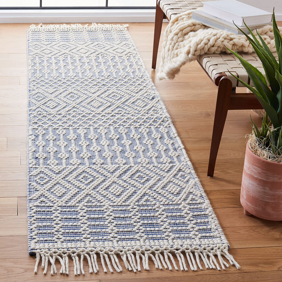 SAFAVIEH Area Rug 8x10 - Natura Collection - Large - Ivory, Handmade Wool, Moroccan Boho Fringe Design, Ideal for Living Room, Bedroom, Dining Space (NAT852B)