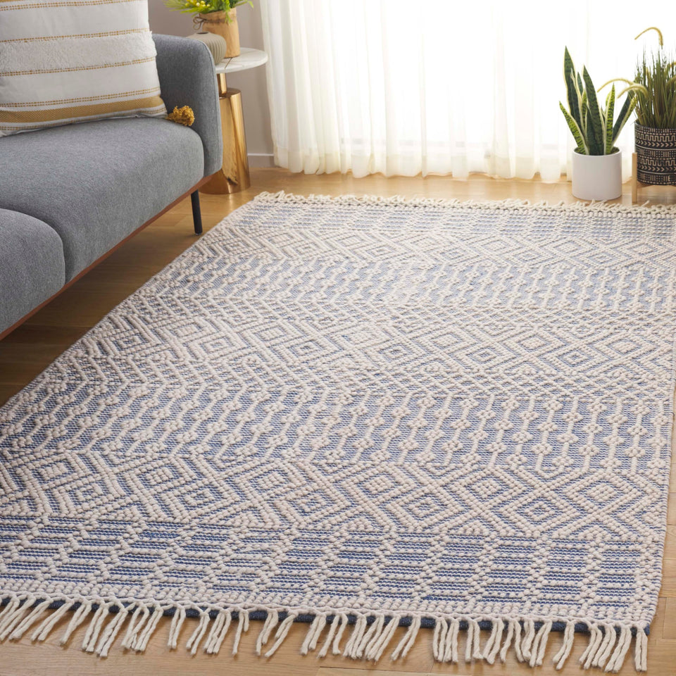 SAFAVIEH Area Rug 8x10 - Natura Collection - Large - Ivory, Handmade Wool, Moroccan Boho Fringe Design, Ideal for Living Room, Bedroom, Dining Space (NAT852B)