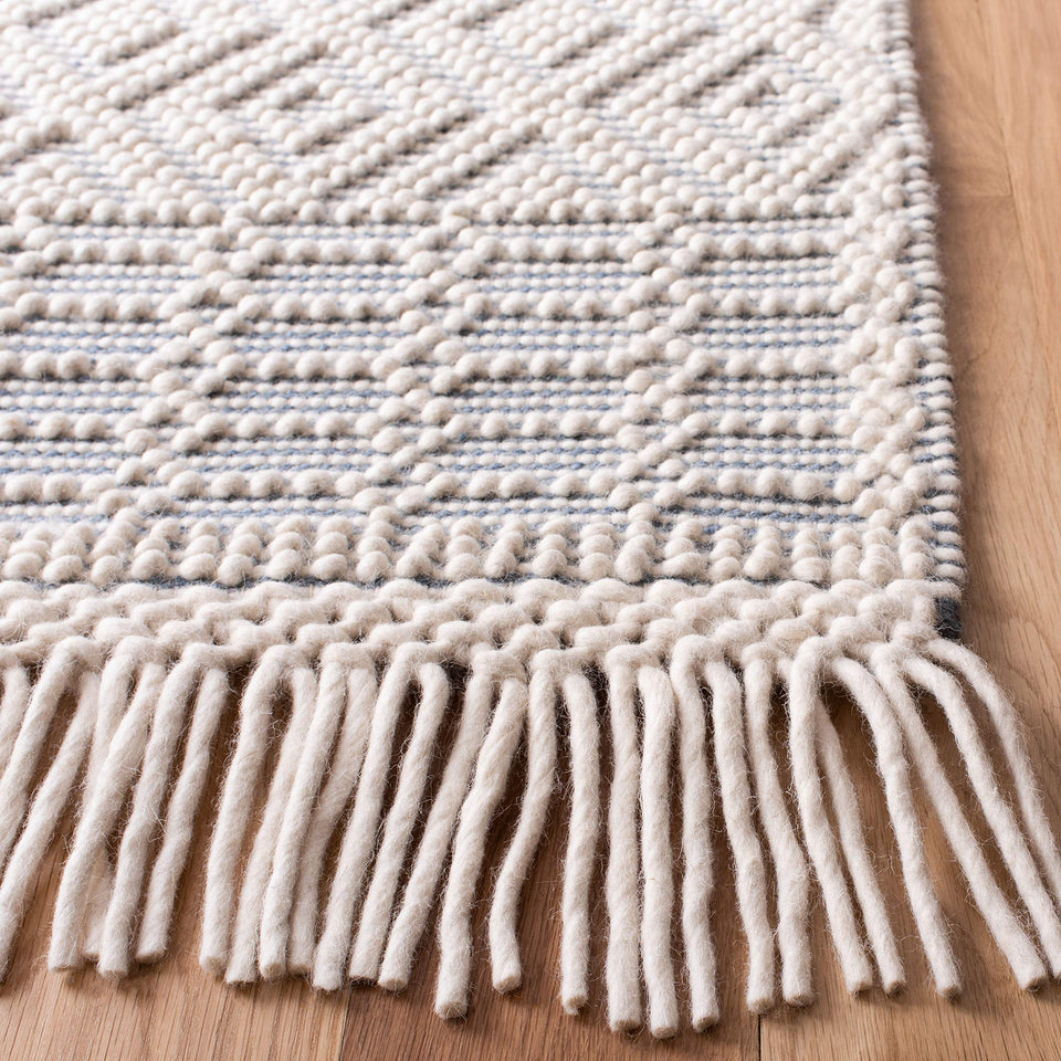 SAFAVIEH Area Rug 8x10 - Natura Collection - Large - Ivory, Handmade Wool, Moroccan Boho Fringe Design, Ideal for Living Room, Bedroom, Dining Space (NAT852B)