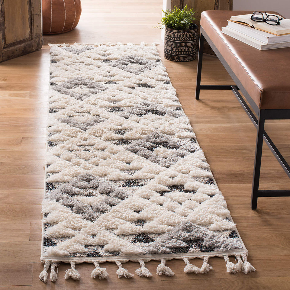 SAFAVIEH Area Rug 8x10 - Moroccan Tassel Shag Collection - Large - Ivory & Brown, Boho Design, Non-Shedding & Easy Cleaning, Plush Pile, Ideal for Living Room, Bedroom, Dining Space (MTS688A)